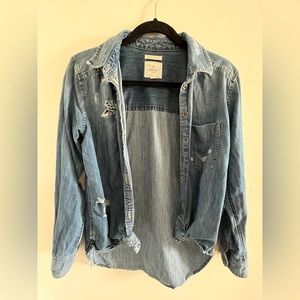 American Eagle women’s oversized denim button up top